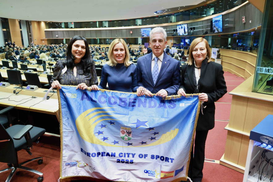 Alcobendas recibe su acreditación como "Ciudad Europea del Deporte 2025", foto de familia
