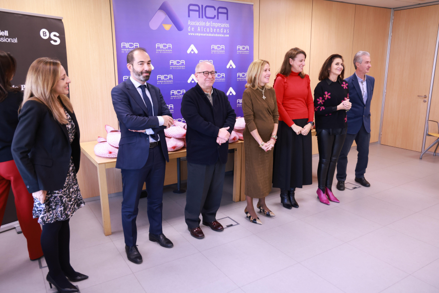 Entrega "Yo para ser feliz quiero un jamón", alcaldesa y autoridades