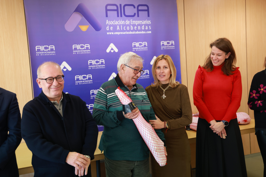 Entrega "Yo para ser feliz quiero un jamón", entrega de jamones