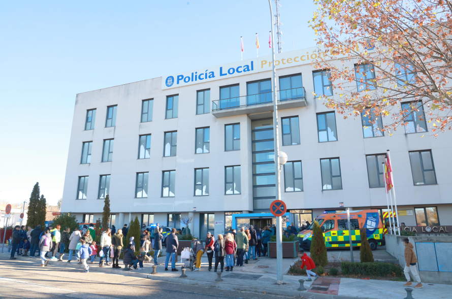 Día de puertas abiertas de la Policía Local, visita a las instalaciones