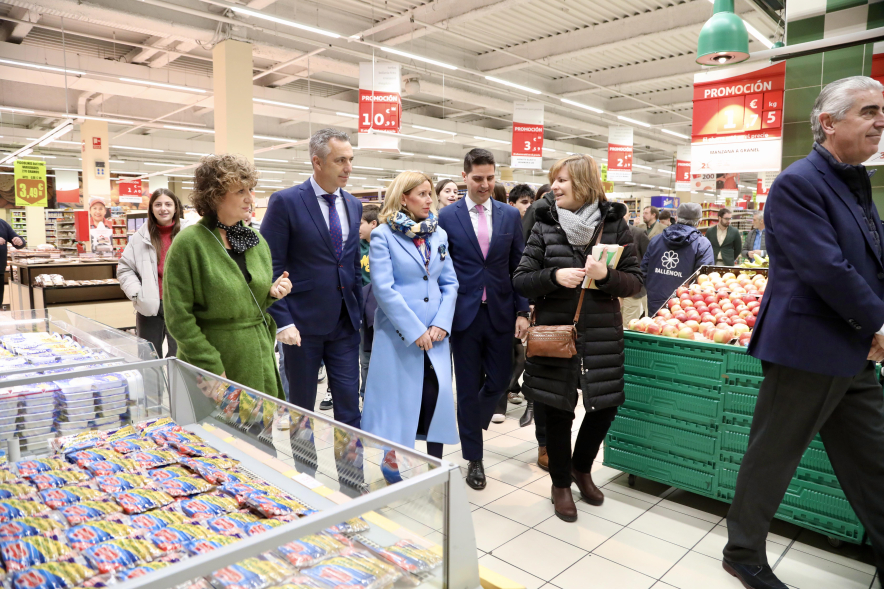 Visita a Alcampo, alcaldesa y consejeros de la Comunidad de Madrid