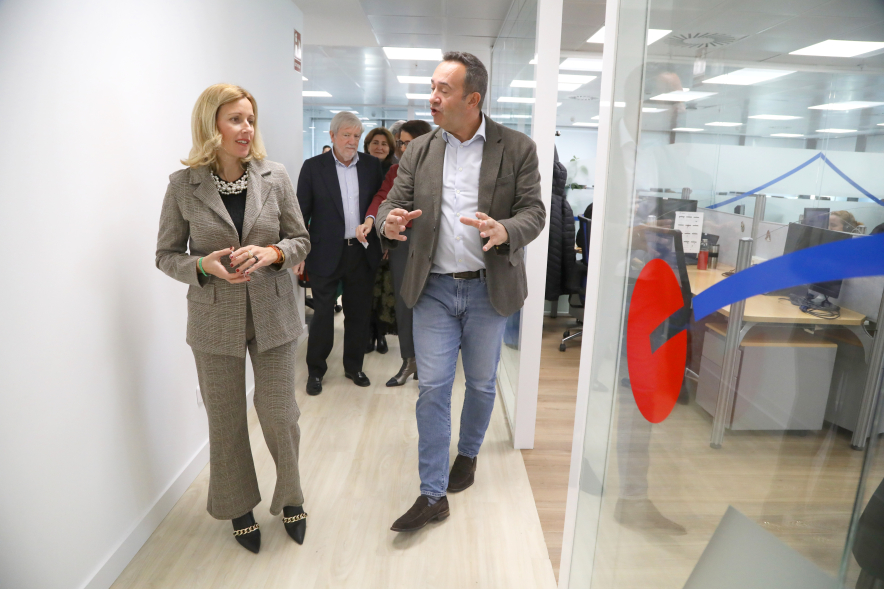 Visita a las empresas Informa D&B y CTI Soluciones, visita alcaldesa