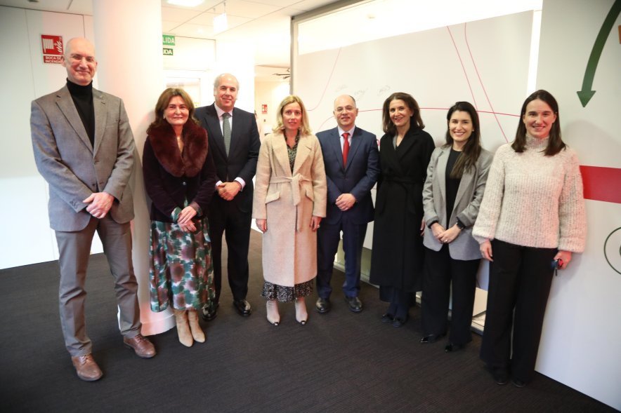 Visita a la empresa Sigma, fotografía de familia