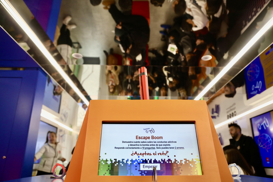 Visita al autobús "Drogas o tú", interior del autobús