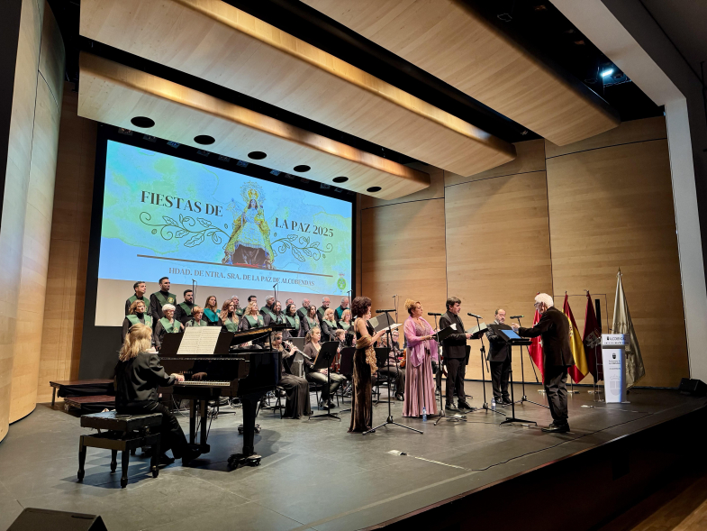 Presentación de las fiestas de la Virgen de la Paz 2025, actuación del Coro de la Hermandad