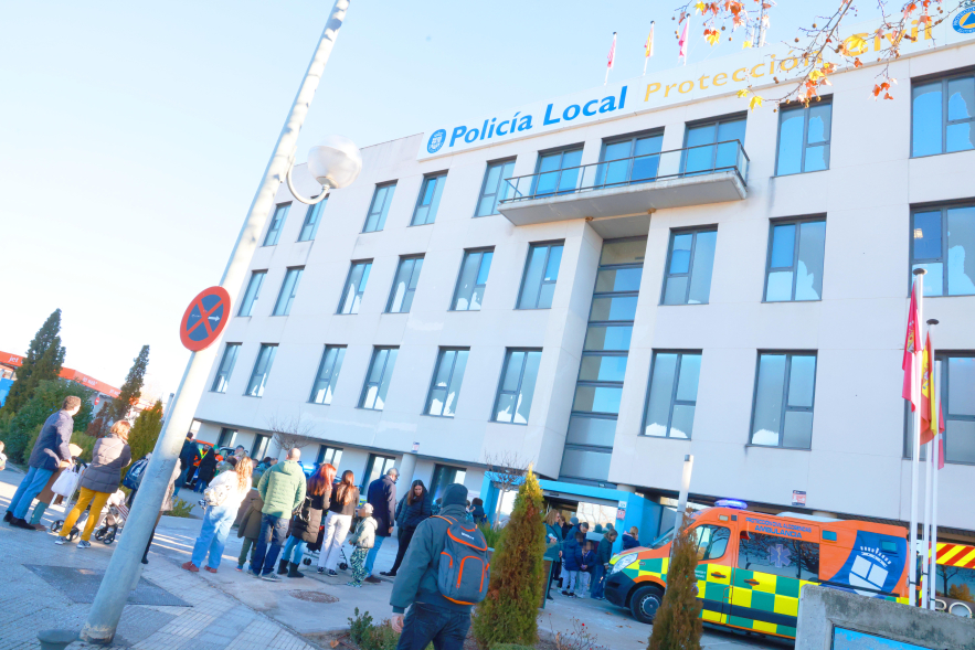 Día de puertas abiertas de la Policía Local, visita a las instalaciones