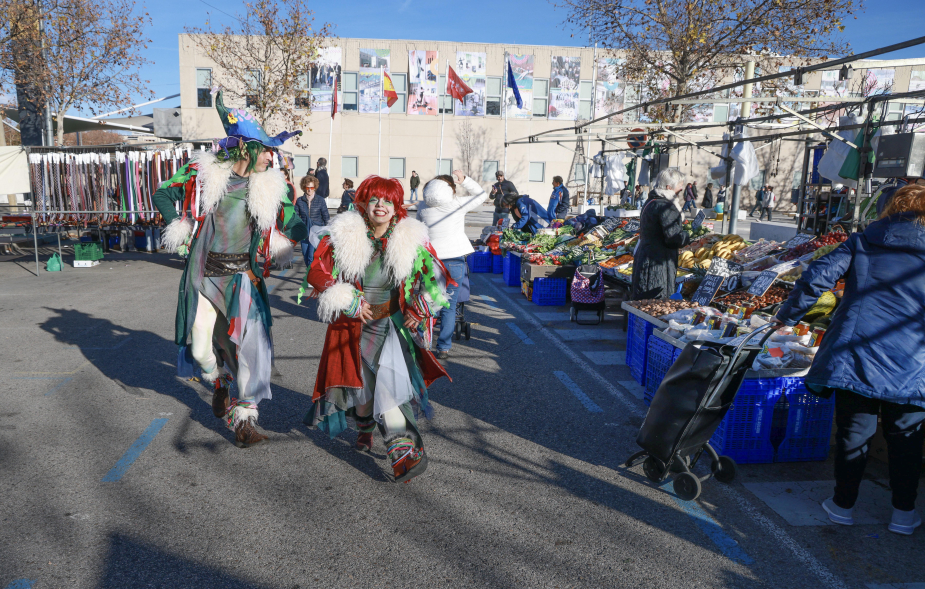 Animación en el Mercadillo Municipal, intervenciones teatralizadas