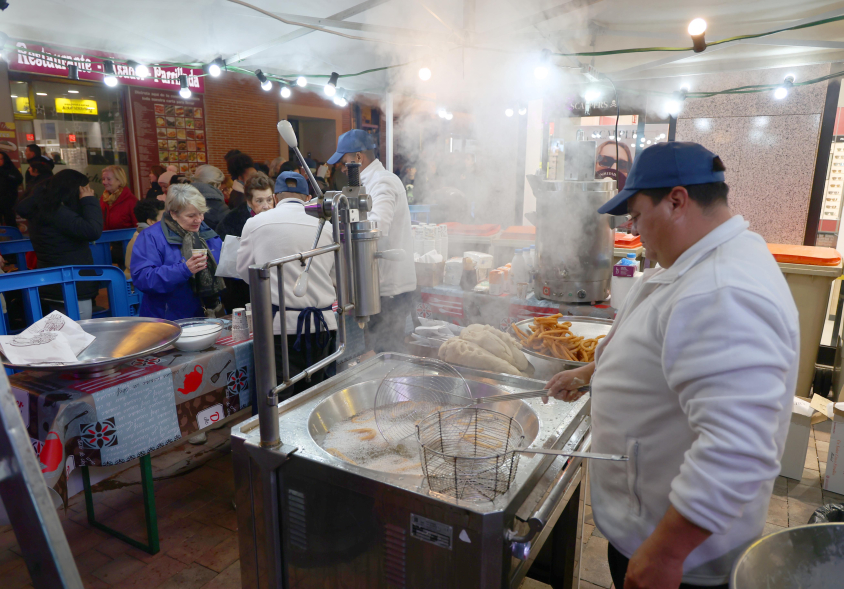 Pregón de las Fiestas de la Virgen de la Paz 2025, reparto de chocolate y churros