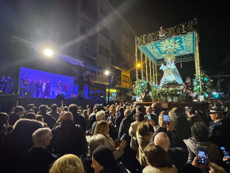 Procesión de la Virgen de la Paz, canto de tradicional motete a la Virgen