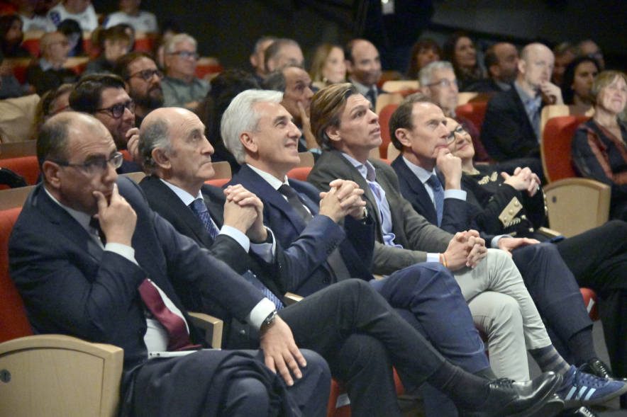 Gala del Deporte 2024, concejal, autoridades y premiados sentados en el patio de butacas