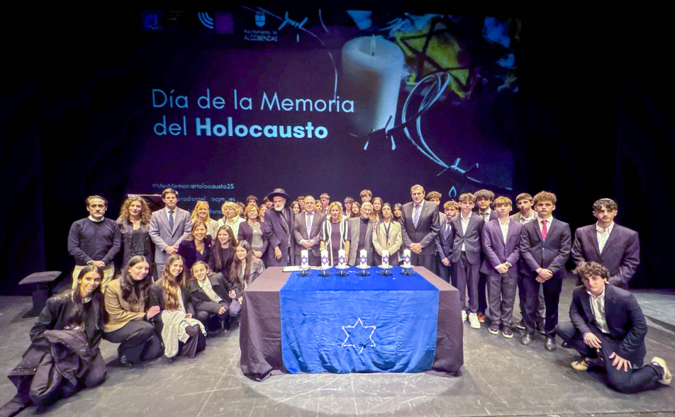 Acto en Memoria del Holocausto, foto familia