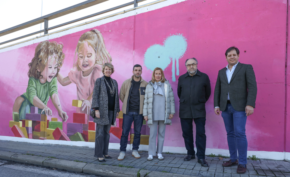 Inauguración mural de la infancia, fotografía de familia