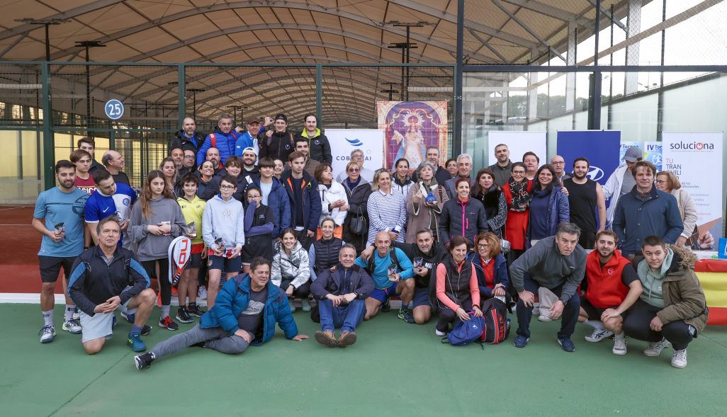IV Torneo de Pádel Benéfico, foto familia