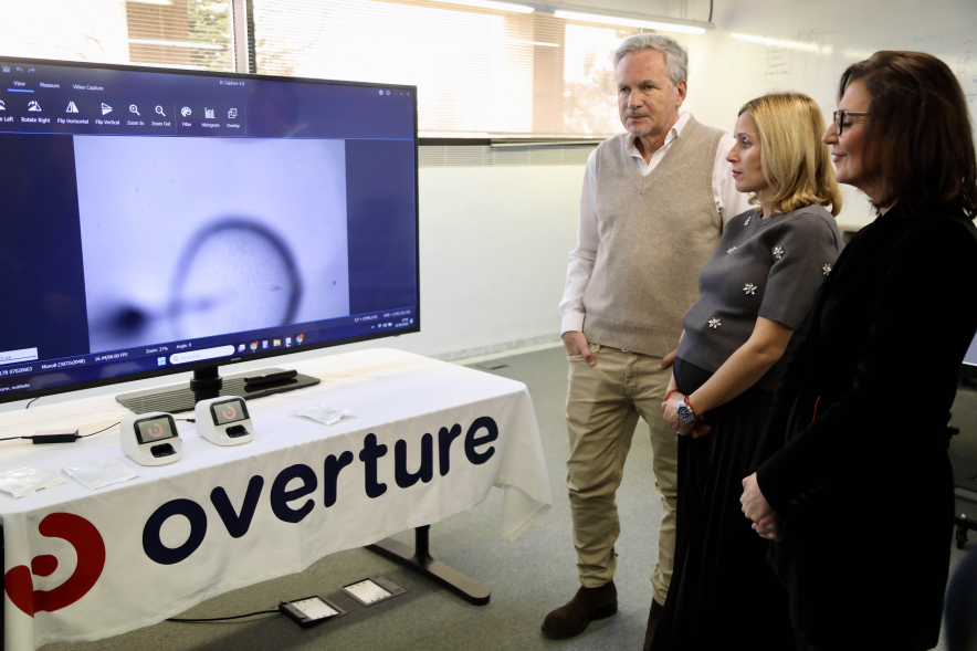 Visita a la empresa Overture Life, visita