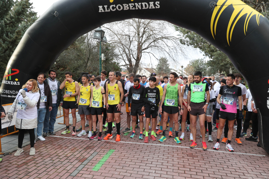 I Carrera Solidaria "5K Virgen de la Paz", palabras alcaldesa, corredores en la línea de salida