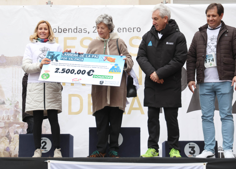 I Carrera Solidaria "5K Virgen de la Paz", entrega de cheque simbólico