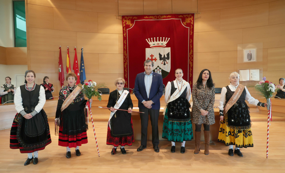 Fiesta de las Águedas, recepción en el Ayuntamiento