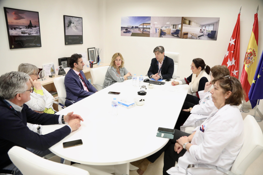 Nuevo gerente Hospital Infanta Sofía, mesa de reunión