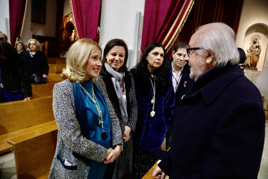Entrega del bastón de mando al prioste mayor, alcaldesa y concejales
