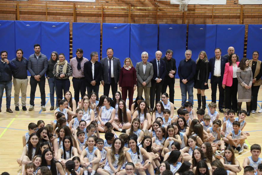 Presentación equipos Club Baloncesto Alcobendas, posado