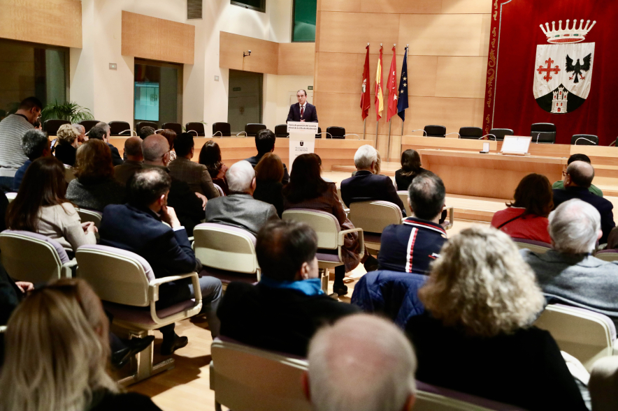 Toma de posesión del nuevo "Cronista Oficial de la Villa de Alcobendas", vista asistentes al acto