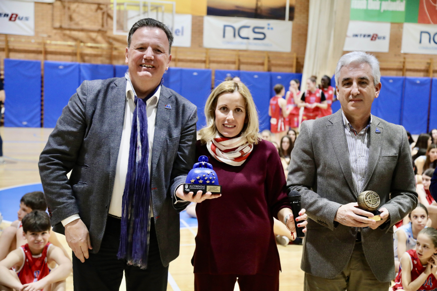 Presentación equipos Club Baloncesto Alcobendas, posado