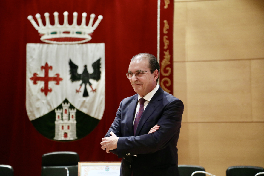 Toma de posesión del nuevo "Cronista Oficial de la Villa de Alcobendas", primer plano Julián Caballero