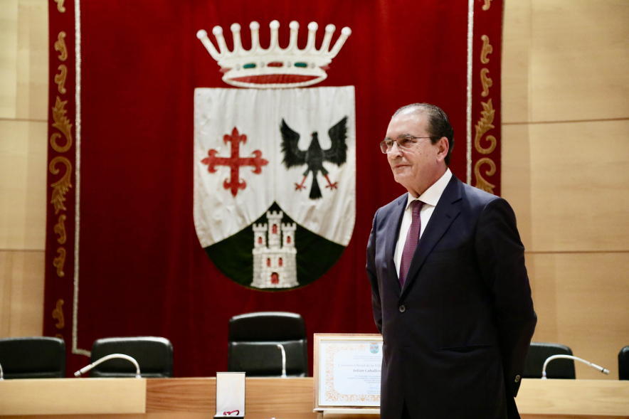 Toma de posesión del nuevo "Cronista Oficial de la Villa de Alcobendas", primer plano Julián Caballero