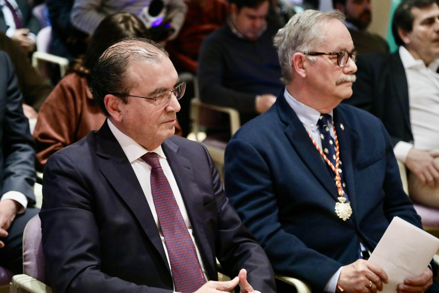 Toma de posesión del nuevo "Cronista Oficial de la Villa de Alcobendas", Julián Caballero entre los asistentes