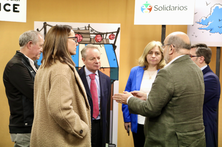Gala Premios Solidarios de la ONCE, la concejal Marta Martín con asistentes al acto