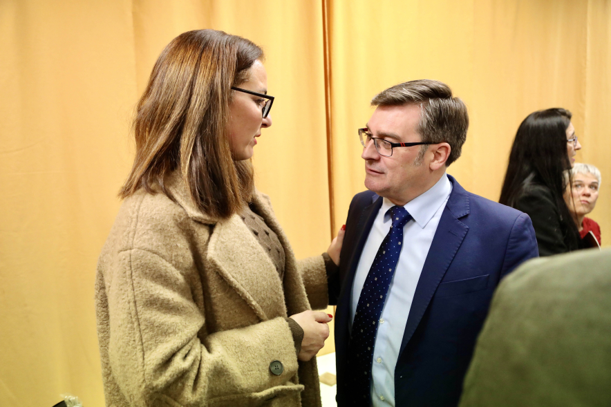 Gala Premios Solidarios de la ONCE, la concejal Marta Martín saludando al director de la ONCE