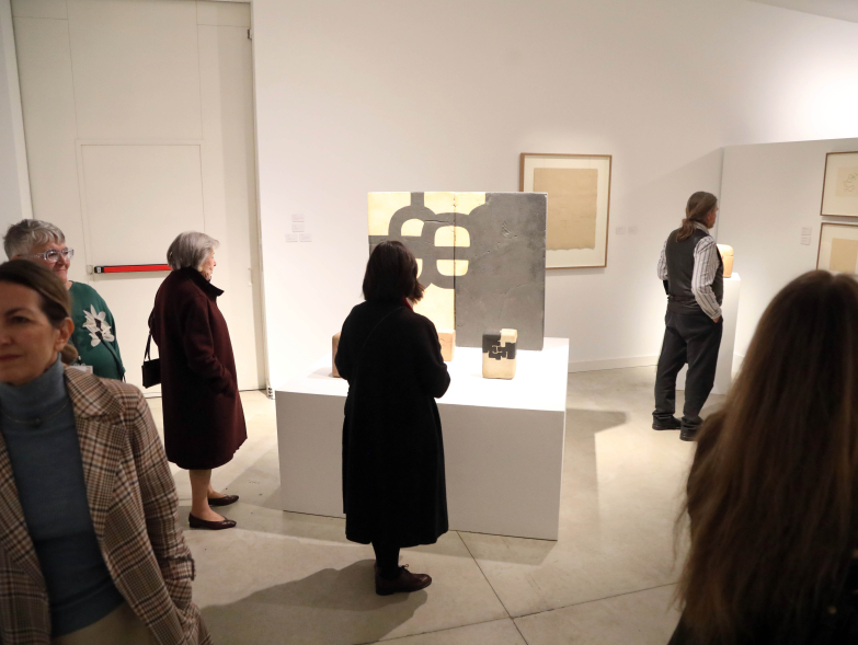 Inauguración exposición "Poesía es construcción", de Eduardo Chillida, visita a la exposición