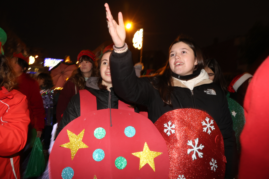 Cabalgata de Reyes 2025, desfile bolas navideñas