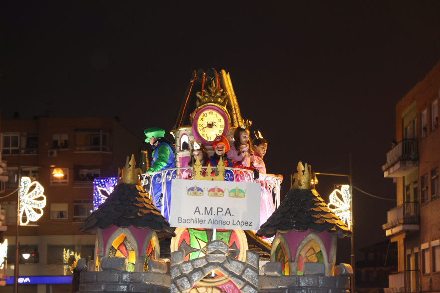Cabalgata de Reyes 2025, carroza A.M.P.A. Bachiller Alonso López