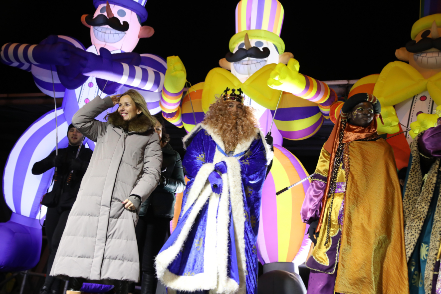 Cabalgata de Reyes 2025, alcaldesa con Gaspar