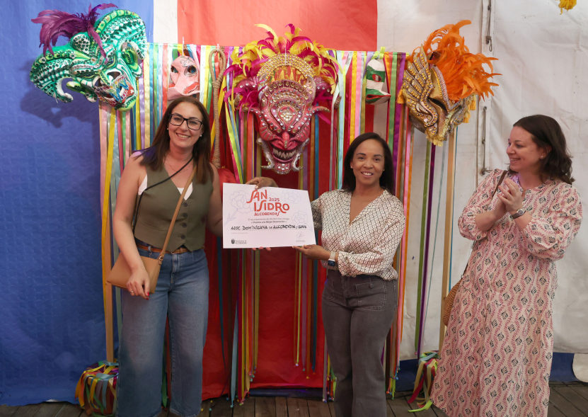 Premios  de las casetas, premio a la mejor decoración  Asoc. dominicana de Alcobendas y SSRR