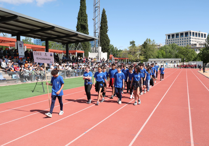I Olimpiada Escolar, desfile participantes