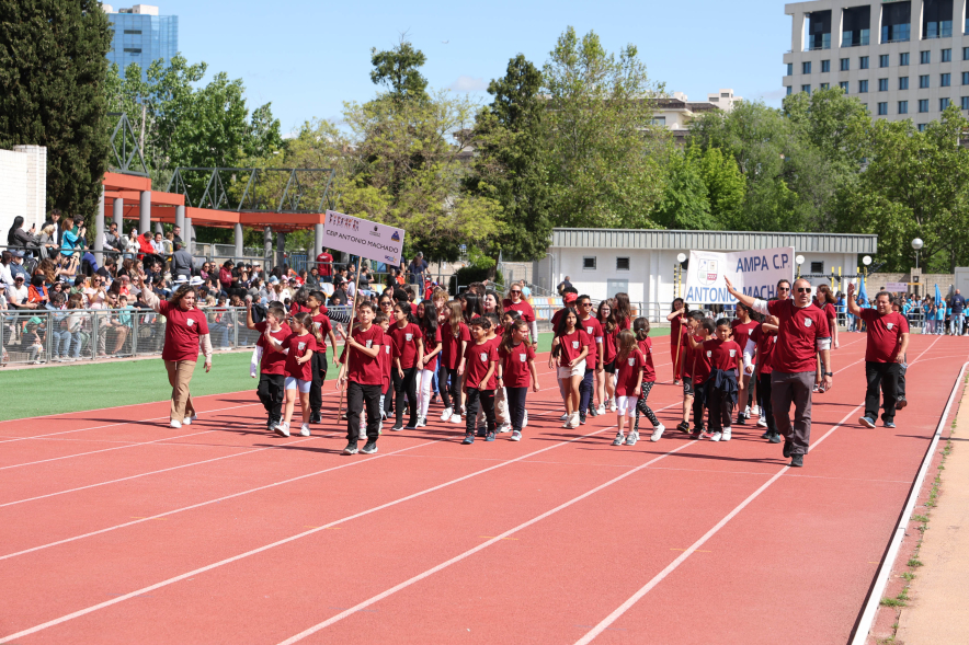 I Olimpiada Escolar, desfile participantes