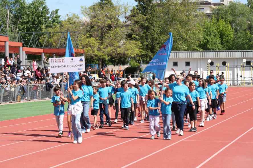 I Olimpiada Escolar, desfile participantes