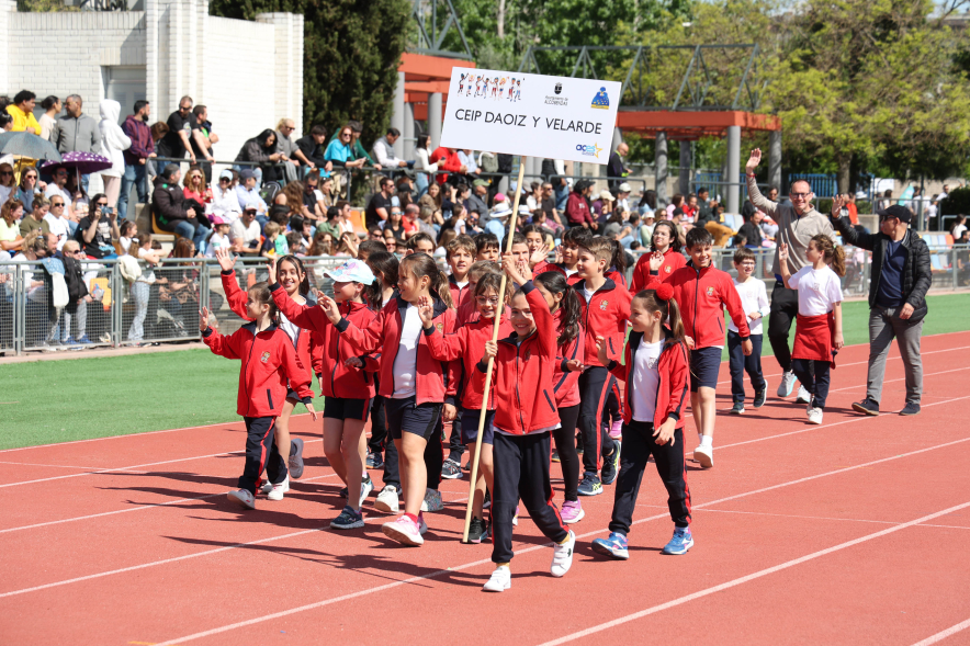 I Olimpiada Escolar, desfile participantes