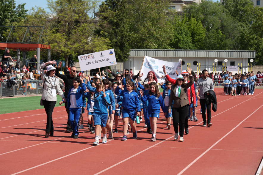 I Olimpiada Escolar, desfile participantes