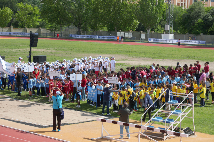 I Olimpiada Escolar, desfile participantes