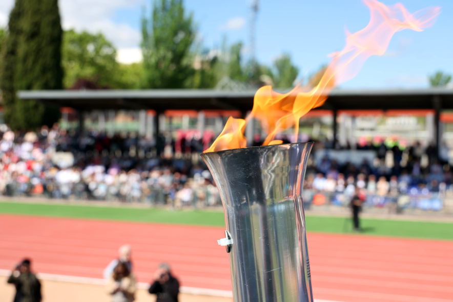I Olimpiada Escolar, antorcha
