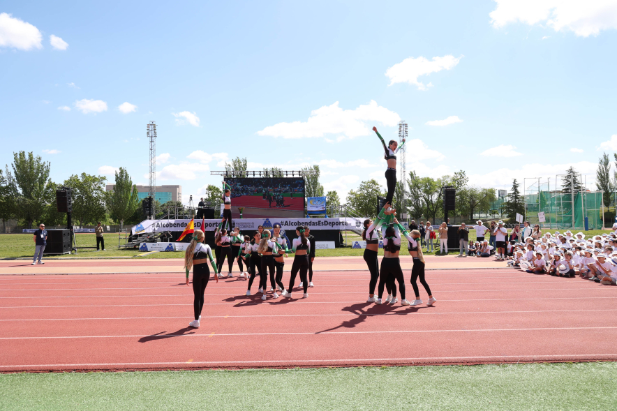 I Olimpiada Escolar, exhibición cheerleaders