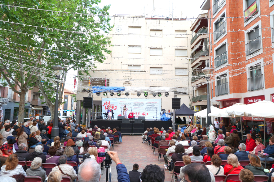 Zarzuela por San Isidro, vista general público y escenario