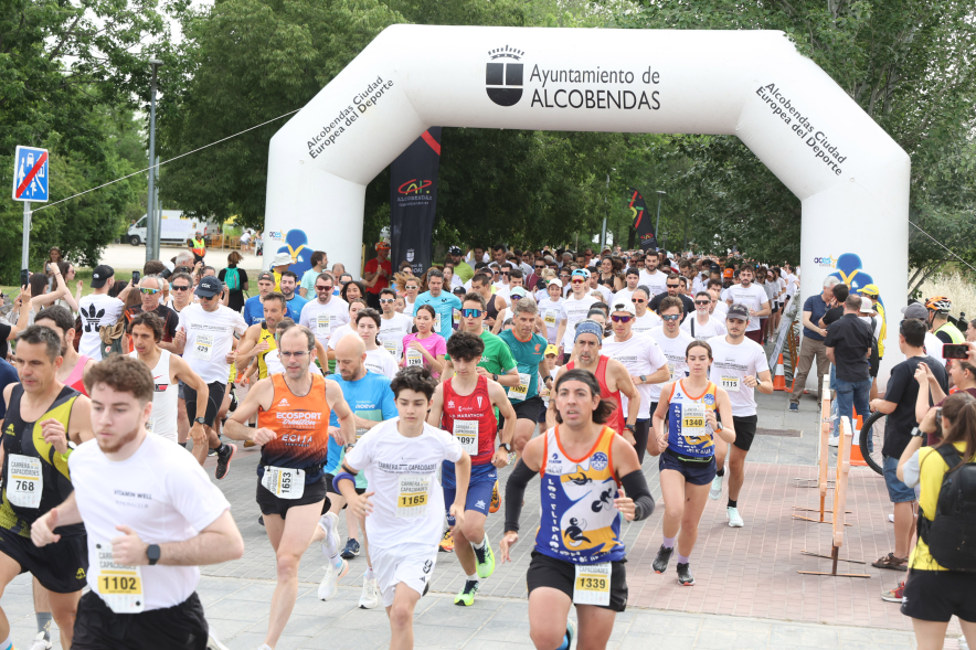 XVI Carrera de las Capacidades, participantes corriendo