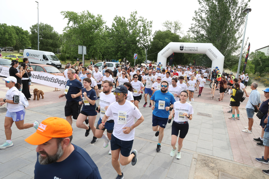 XVI Carrera de las Capacidades, participantes corriendo