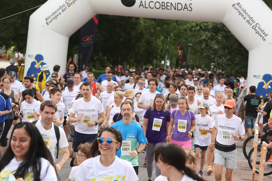 XVI Carrera de las Capacidades, participantes corriendo