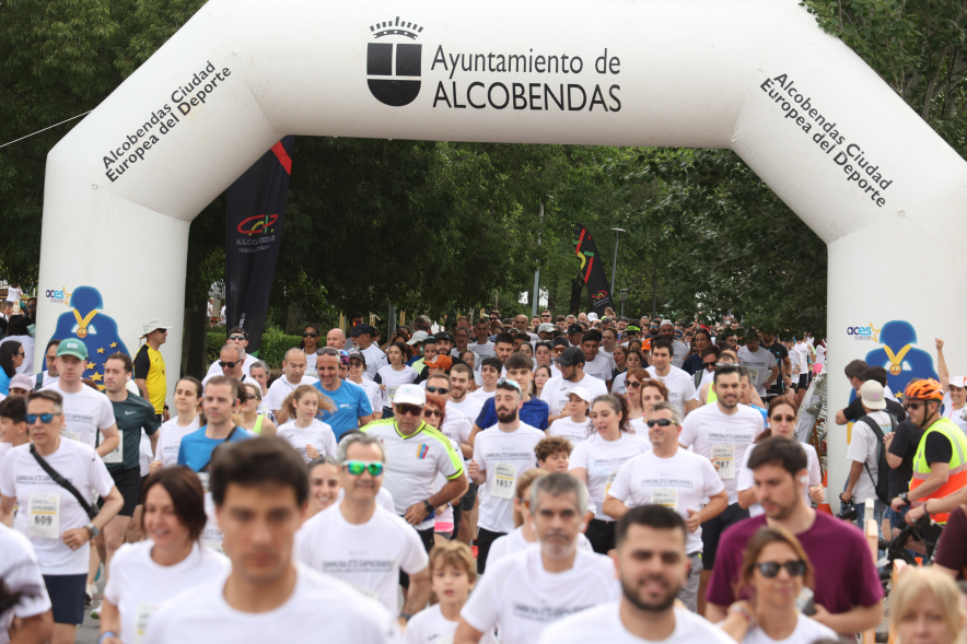 XVI Carrera de las Capacidades, participantes corriendo