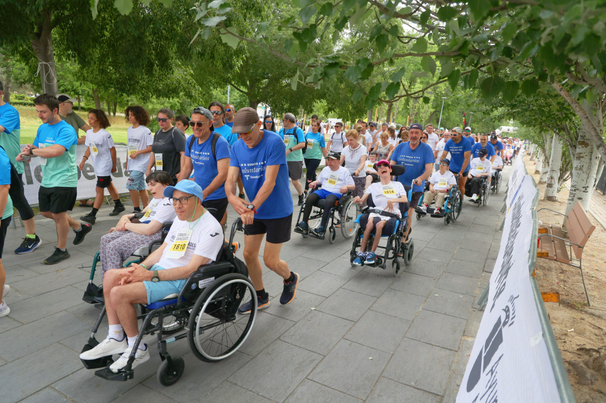 XVI Carrera de las Capacidades, participantes corriendo